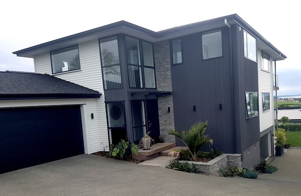 Metro Homes labour only building contractor working on Auckland construction site